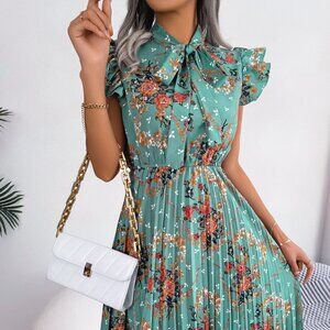 Pleated Floral Printed Tie Neck Knee Length Dress